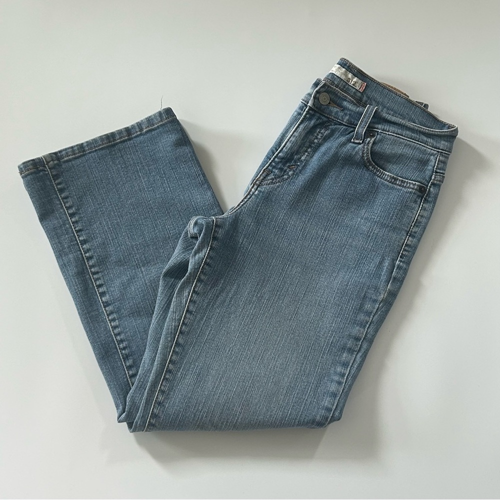 Levi's Women's Jeans 512 Perfectly Slimming Bootcut Medium Wash 8 Short Petite